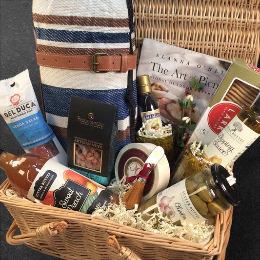 Picnic Basket filled - side view